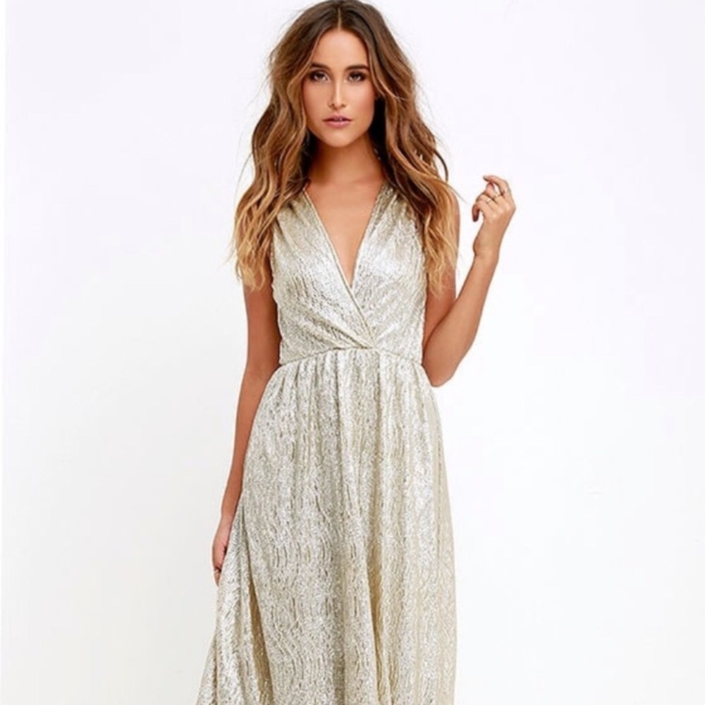 Lulu’s champagne bridesmaid dress